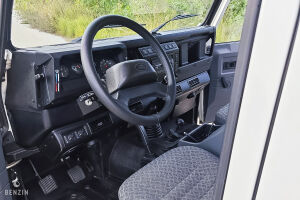 Land Rover Defender 110 TD5 SW - 2002