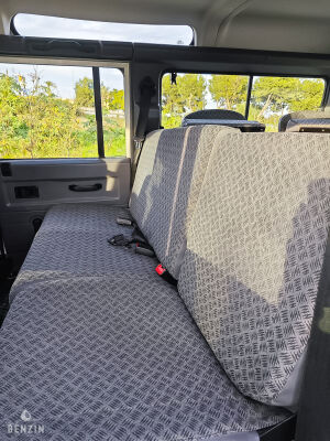 Land Rover Defender 110 TD5 SW - 2002