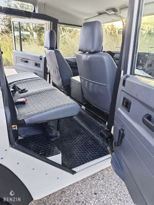 Land Rover Defender 110 TD5 SW - 2002