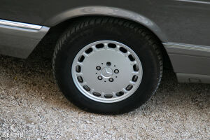 Mercedes-Benz 500 SEC C126 - 1990