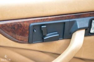 Mercedes-Benz 500 SEC C126 - 1990