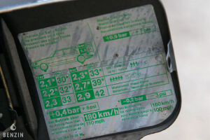 Mercedes-Benz 500 SEC C126 - 1990