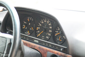 Mercedes-Benz 500 SEC C126 - 1990