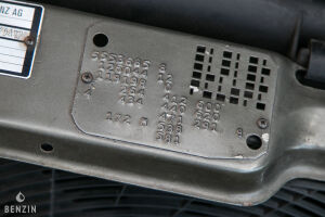 Mercedes-Benz 500 SEC C126 - 1990