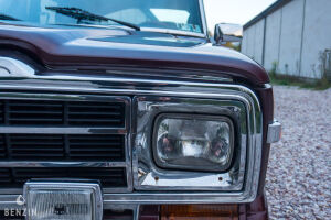 Jeep Grand Wagoneer - 1987