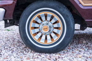 Jeep Grand Wagoneer - 1987