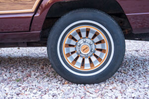 Jeep Grand Wagoneer - 1987