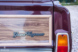 Jeep Grand Wagoneer - 1987