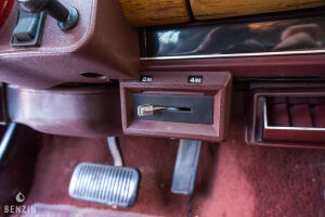 Jeep Grand Wagoneer - 1987