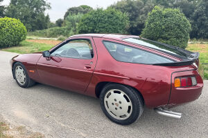 Porsche 928 S -  1984