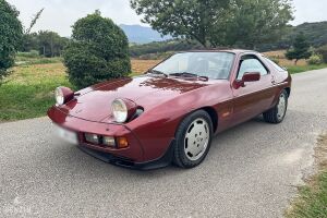 Porsche 928 S -  1984