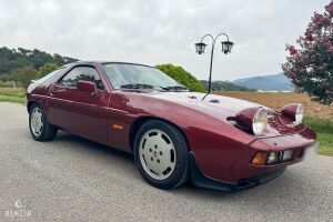 Porsche 928 S -  1984