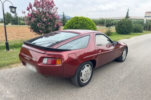 Porsche 928 S -  1984
