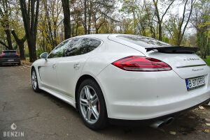 Porsche Panamera Turbo - 2010