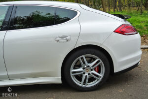 Porsche Panamera Turbo - 2010