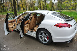 Porsche Panamera Turbo - 2010