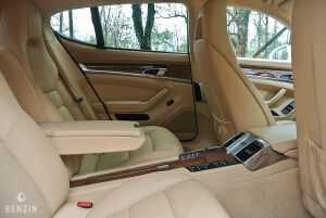 Porsche Panamera Turbo - 2010