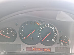 BMW 850CSi e31 - 1992