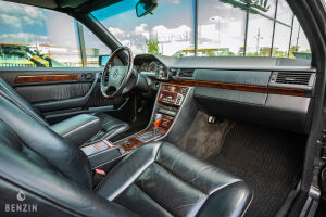 Mercedes-Benz 320CE AMG A124 - 1992