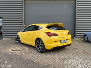 Opel Astra OPC - 2013