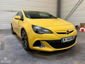 Opel Astra OPC - 2013