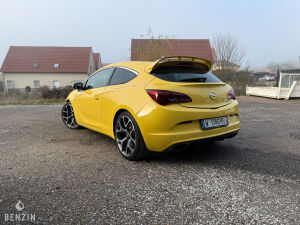 Opel Astra OPC - 2013