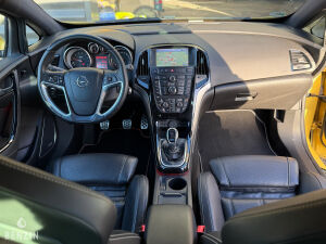 Opel Astra OPC - 2013