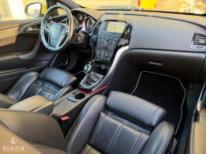 Opel Astra OPC - 2013