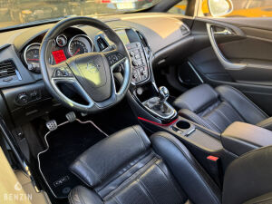 Opel Astra OPC - 2013