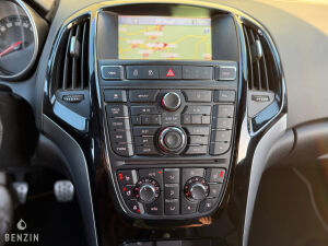 Opel Astra OPC - 2013