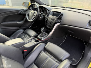 Opel Astra OPC - 2013