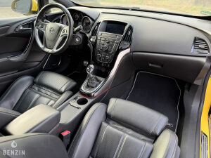 Opel Astra OPC - 2013