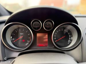 Opel Astra OPC - 2013