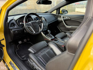 Opel Astra OPC - 2013
