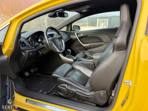 Opel Astra OPC - 2013