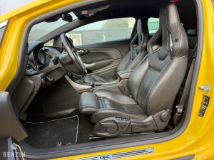 Opel Astra OPC - 2013