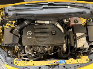 Opel Astra OPC - 2013