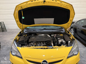 Opel Astra OPC - 2013