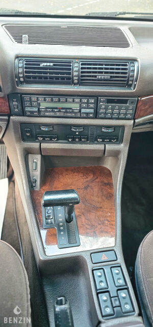 BMW 750i e32 - 1989