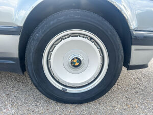 BMW 750iL e32 - 1989