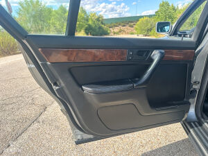 BMW 750iL e32 - 1989