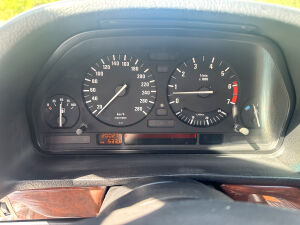 BMW 750iL e32 - 1989