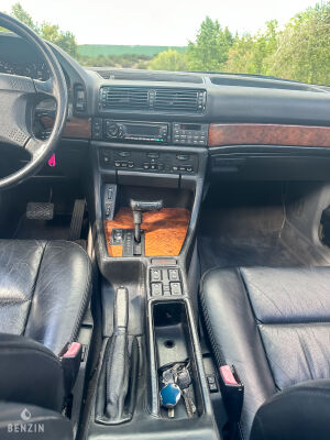 BMW 750iL e32 - 1989