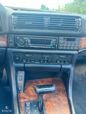 BMW 750iL e32 - 1989