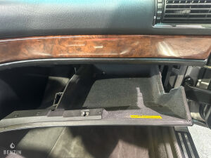 BMW 750iL e32 - 1989