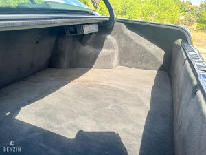 BMW 750iL e32 - 1989