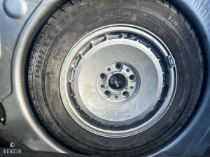 BMW 750iL e32 - 1989