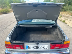 BMW 750iL e32 - 1989