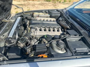 BMW 750iL e32 - 1989