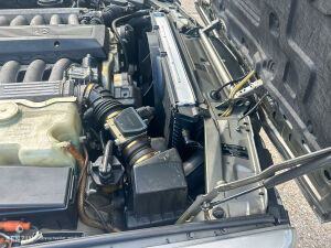 BMW 750iL e32 - 1989